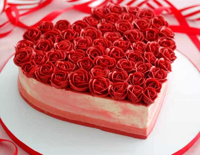 Valentine Day Rose Heart Cake