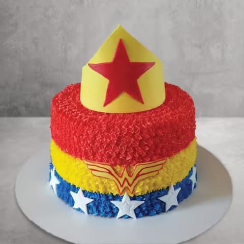 Wonder Woman Cartoon Cream Cake